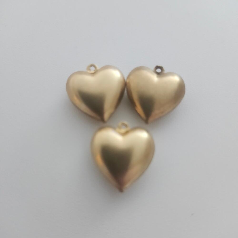 Vintage Brass Puffy Heart Charm Lot 6 Gold Tone Pendants Jewelry Making Supply - Picture 7 of 8